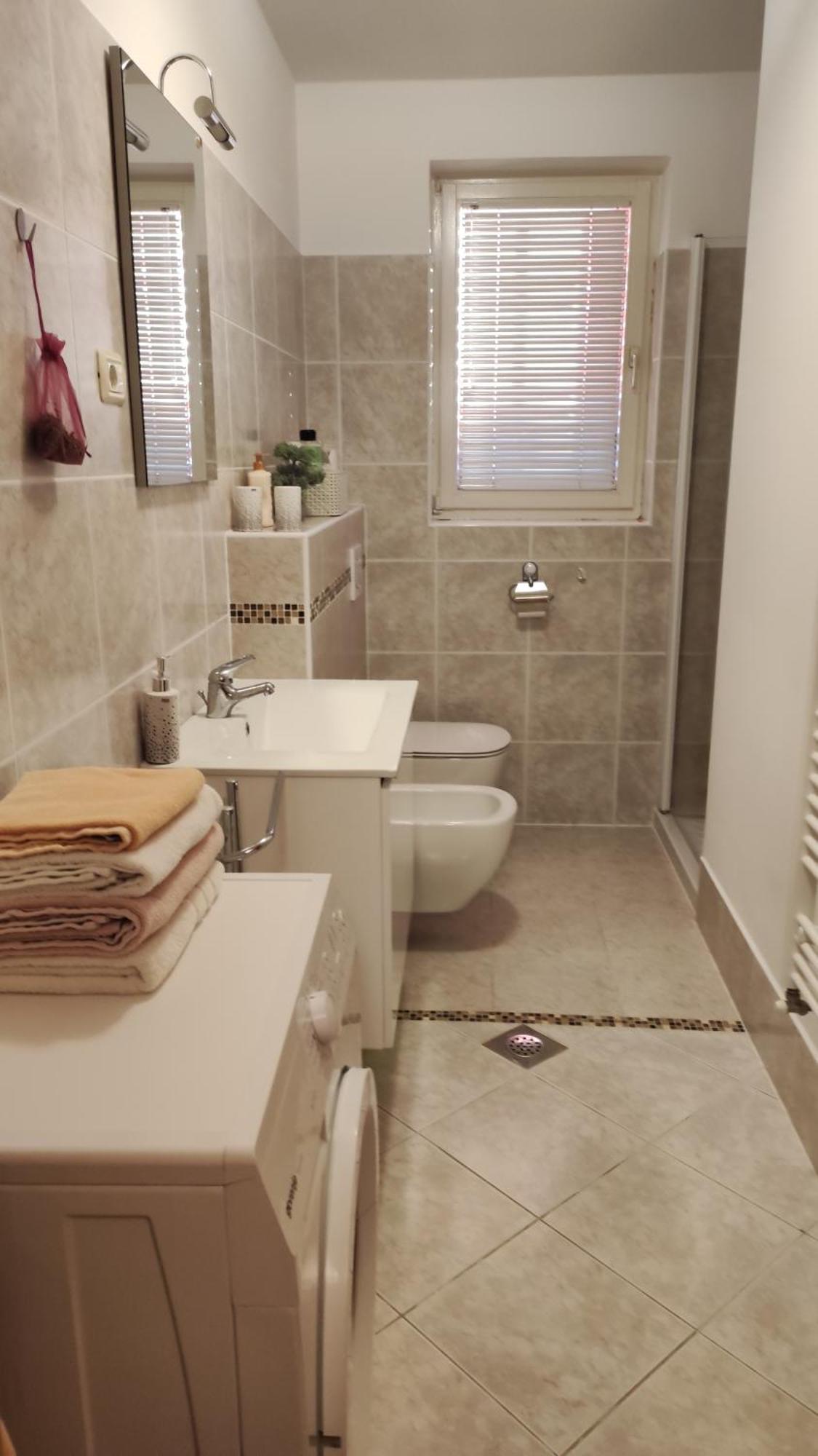 Apartments Tomisic Копер Экстерьер фото