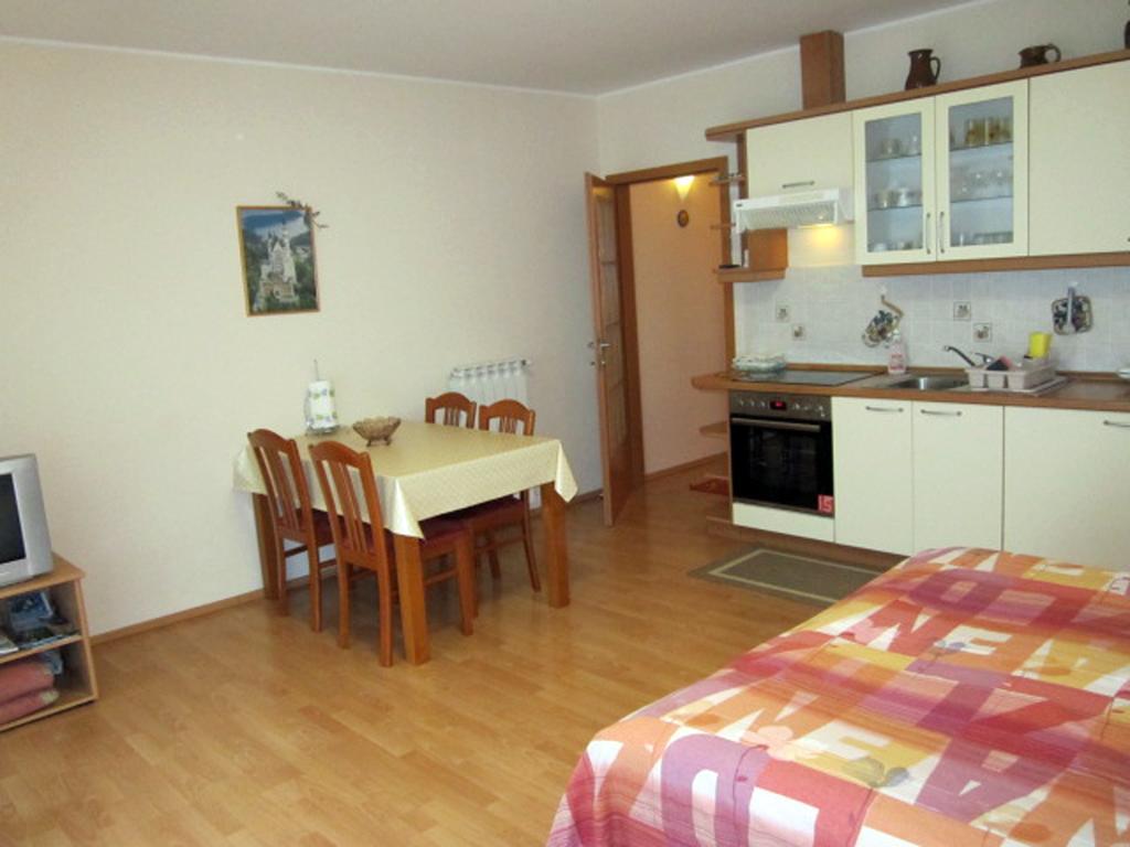 Apartments Tomisic Копер Экстерьер фото
